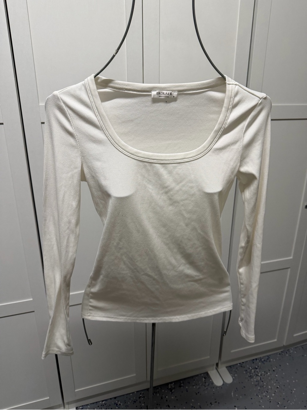 EkolΓ₯er Cream Long-Sleeve Scoop Neck Tee